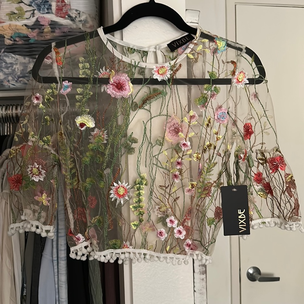 VIXBE Floral Top